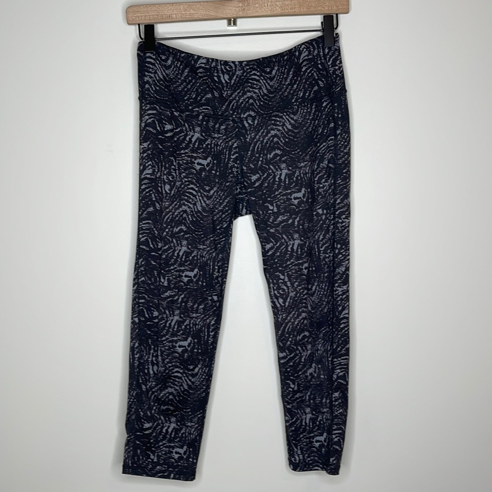 Athleta Chaturanga Zebra Capri